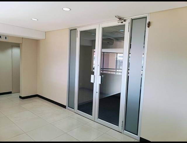 BUSINESS PROPERTY TO RENT IN RANDJESPARK